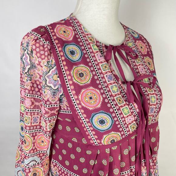 Francesca’s | Blue Rain NWT Luna Medallion Print Babydoll Cropped Blouse - Picture 7 of 12